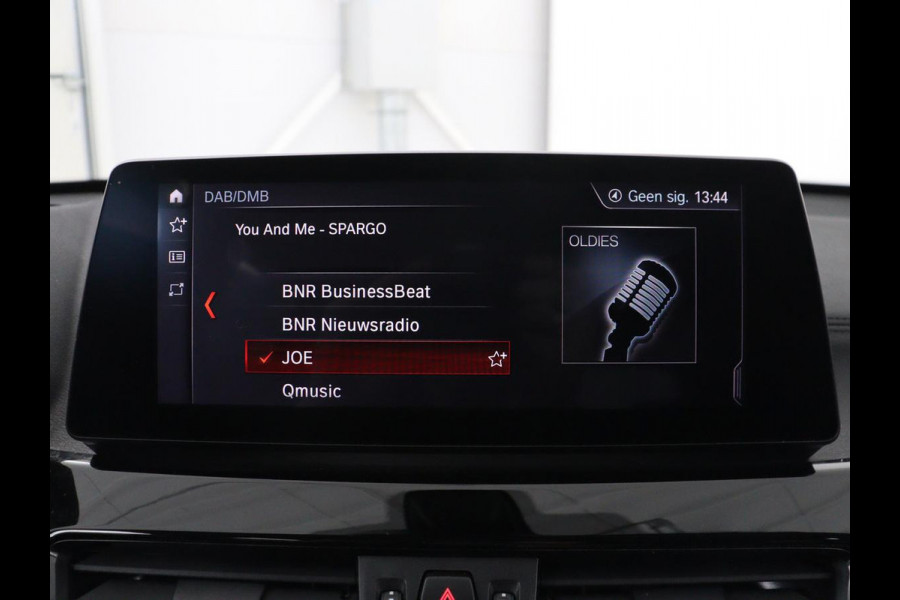 BMW X1 xDrive25e High Executive | SOH 85,2% | Half leder | Adaptive cruise | Stoelverwarming | Climate control | Navigatie | Camera | Park assist | Elektrische achterklep