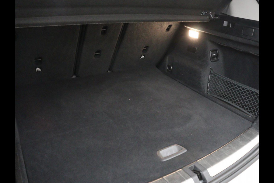 BMW X1 xDrive25e High Executive | SOH 85,2% | Half leder | Adaptive cruise | Stoelverwarming | Climate control | Navigatie | Camera | Park assist | Elektrische achterklep