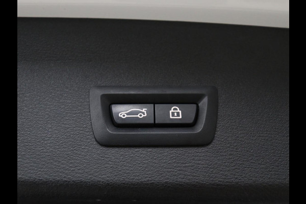 BMW X1 xDrive25e High Executive | SOH 85,2% | Half leder | Adaptive cruise | Stoelverwarming | Climate control | Navigatie | Camera | Park assist | Elektrische achterklep