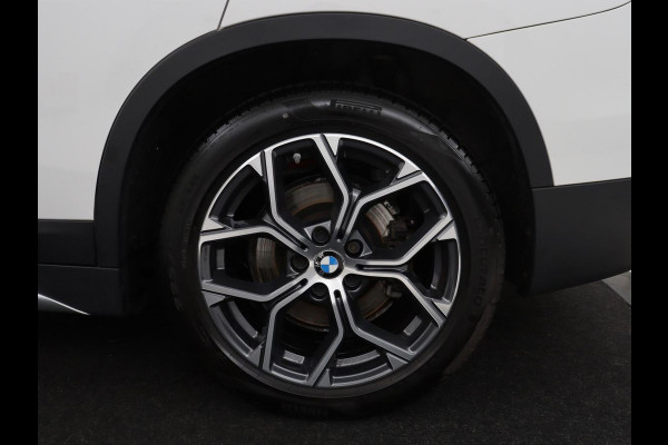 BMW X1 xDrive25e High Executive | SOH 85,2% | Half leder | Adaptive cruise | Stoelverwarming | Climate control | Navigatie | Camera | Park assist | Elektrische achterklep