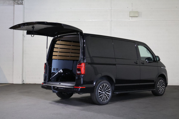 Volkswagen Transporter 2.0 TDI L1 H1 4Motion Automaat Bulli