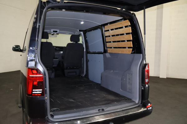 Volkswagen Transporter 2.0 TDI L1 H1 4Motion Automaat Bulli