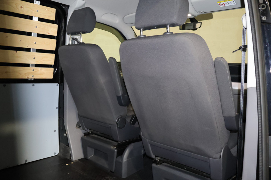 Volkswagen Transporter 2.0 TDI L1 H1 4Motion Automaat Bulli