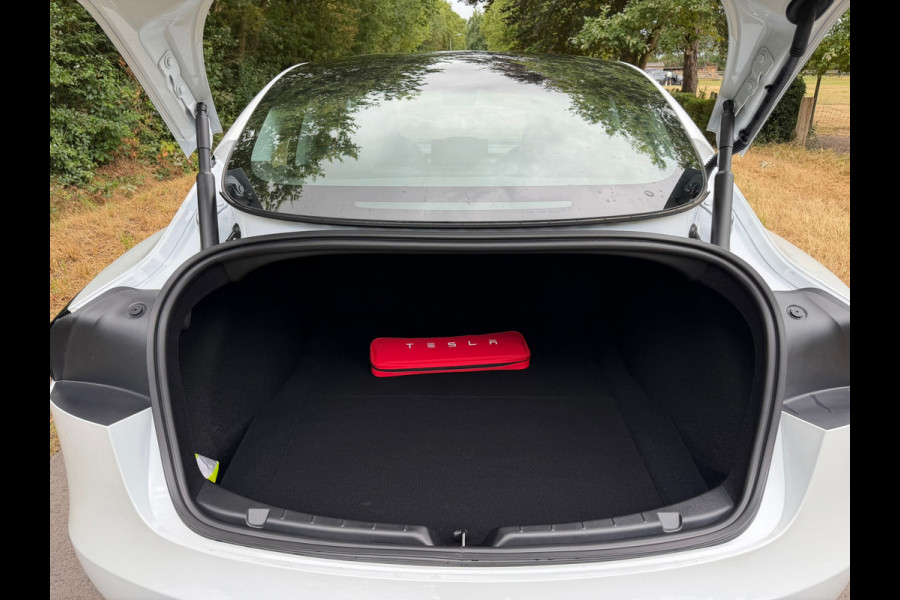 Tesla Model 3 RWD 60 kWh | Self Driving + Camera + Stoelvw Nu € 39.975,-!!!