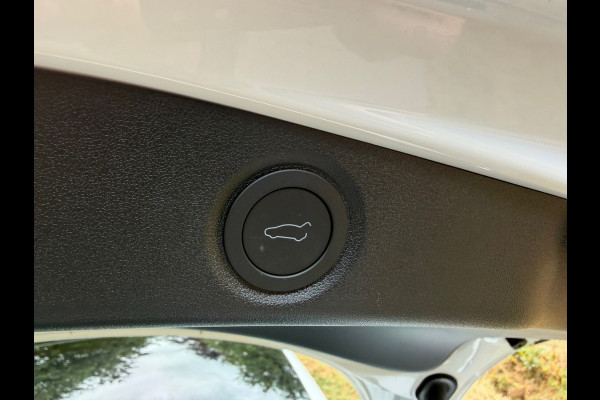 Tesla Model 3 RWD 60 kWh | Self Driving + Camera + Stoelvw Nu € 39.975,-!!!