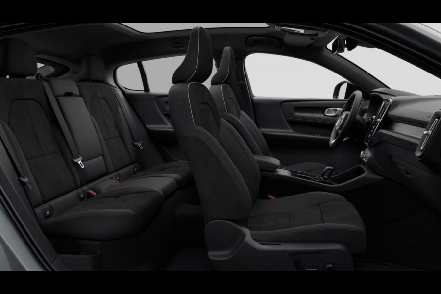 Volvo EC40 Twin Motor Plus Black Edition Europa 82 kWh Lighting Climate Visual Park Assist Dak hoogglans zwart Extra getint glas achter