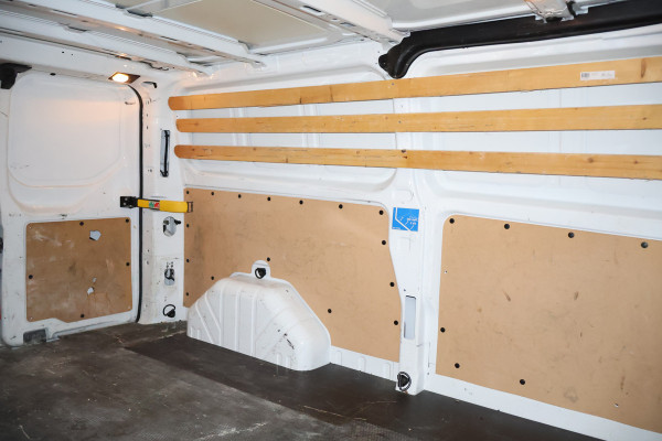 Ford Transit Custom 2.0 TDCI 170pk L2 H1 Airco Camera Trekhaak