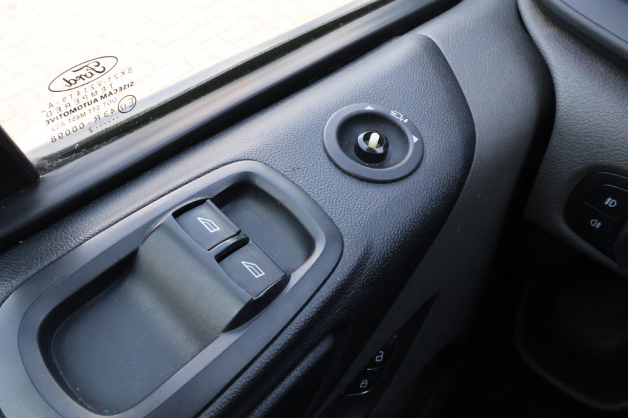 Ford Transit Custom 2.0 TDCI 170pk L2 H1 Airco Camera Trekhaak