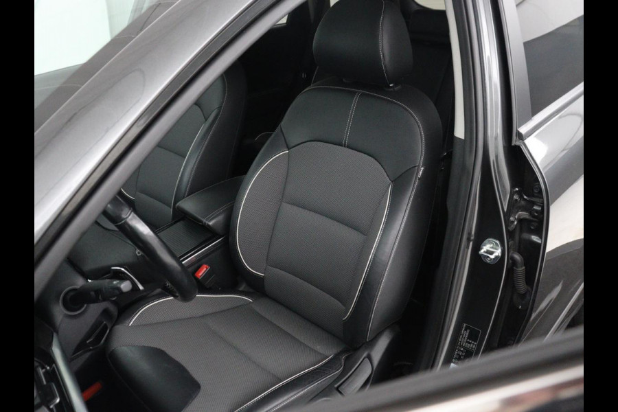Kia e-Niro DynamicPlusLine 64 kWh Pano| Clima | Half Leder | SOH 94.9% Pano| Clima | Half Leder | SOH 94.9% | Navi | Camera | Stoelverwarming | DAB+ | Carplay