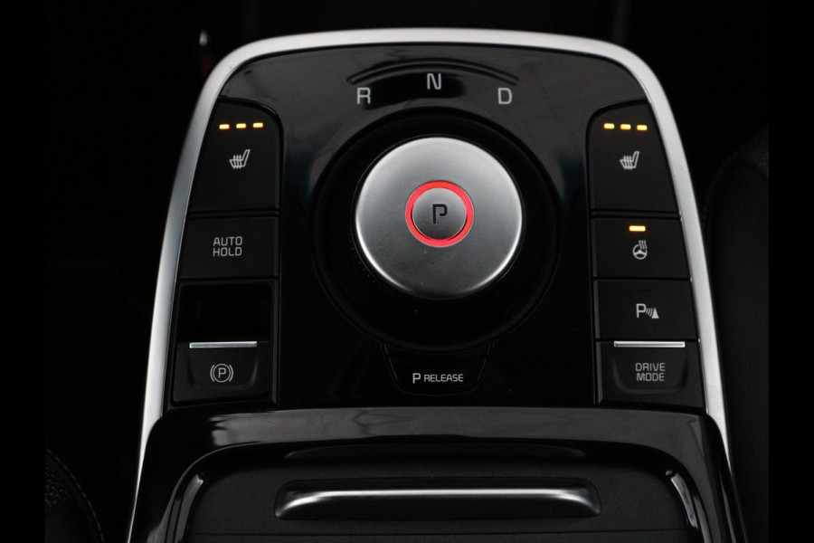 Kia e-Niro DynamicPlusLine 64 kWh Pano| Clima | Half Leder | SOH 94.9% Pano| Clima | Half Leder | SOH 94.9% | Navi | Camera | Stoelverwarming | DAB+ | Carplay