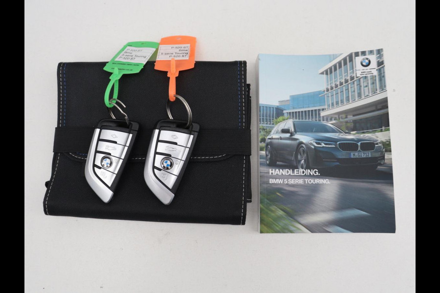 BMW 5 Serie Touring 520i Business Edition Plus | Panoramadak | Leder | Elektrische stoelen | Stoelverwarming | Carplay | Cruise control | Climate control | Trekhaak