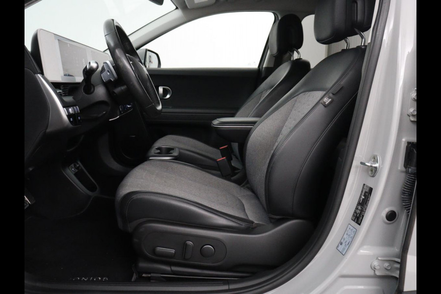 Hyundai IONIQ 5 Connect+ 73kWh | SOH 95.2% | Half Leder | Adaptive cruise | Stuur/stoel verwarming | Navigatie | Climate control | Camera | Carplay | DAB+ | Bose Audio