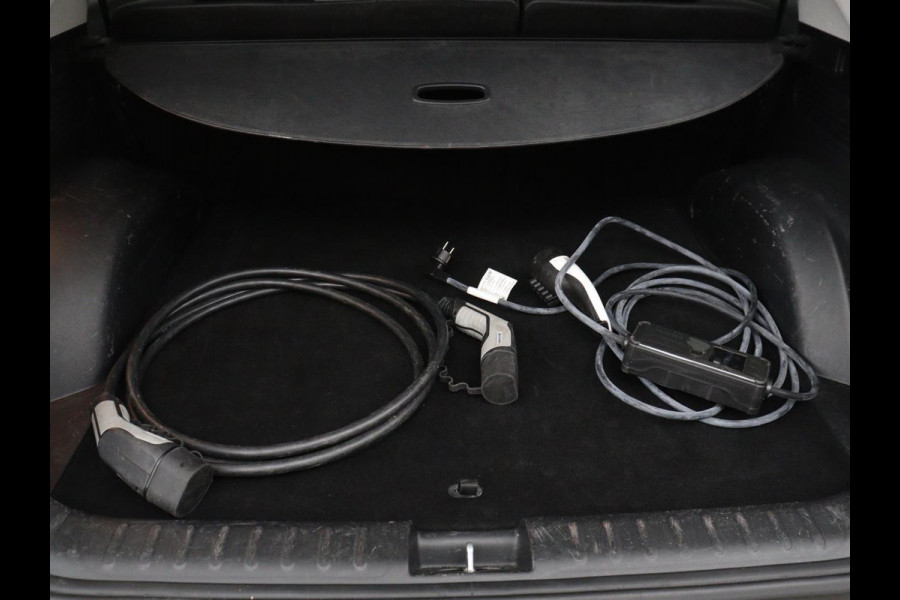 Hyundai IONIQ 5 Connect+ 73kWh | SOH 95.2% | Half Leder | Adaptive cruise | Stuur/stoel verwarming | Navigatie | Climate control | Camera | Carplay | DAB+ | Bose Audio