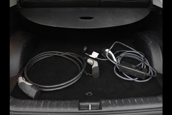 Hyundai IONIQ 5 Connect+ 73kWh | SOH 95.2% | Half Leder | Adaptive cruise | Stuur/stoel verwarming | Navigatie | Climate control | Camera | Carplay | DAB+ | Bose Audio