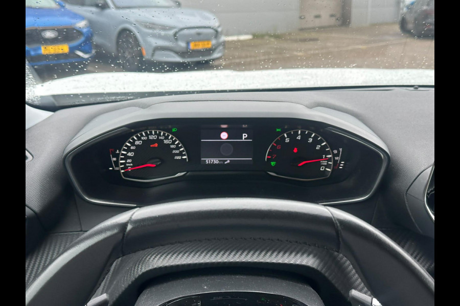 Peugeot 2008 1.2 PureTech Allure 130 PK |  Nieuw binnen, meer foto's volgen!  | Climate Controle | Cruise | LMV