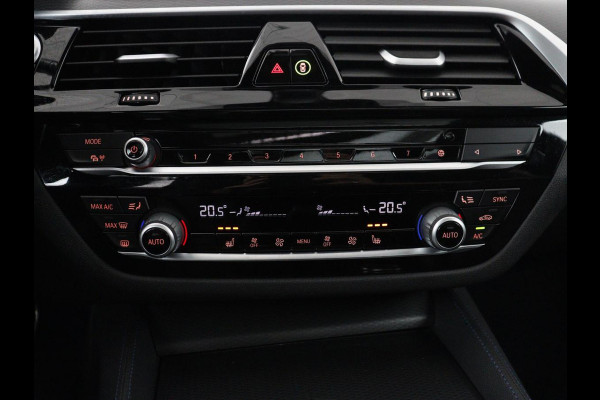BMW 5 Serie Touring 530e Business Edition Plus | SOH 90% | Panoramadak | Harman/Kardon | Leder | Stoel & stuurverwarming | Achterbank verwarming | Adaptive cruise | Camera | Carplay | Trekhaak |