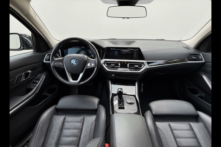 BMW 3 Serie Touring 320e Business Edition Plus,lederen sportinterieur, stoelverw ,1 e eigenaar, dealer onderhouden,NL auto met nap