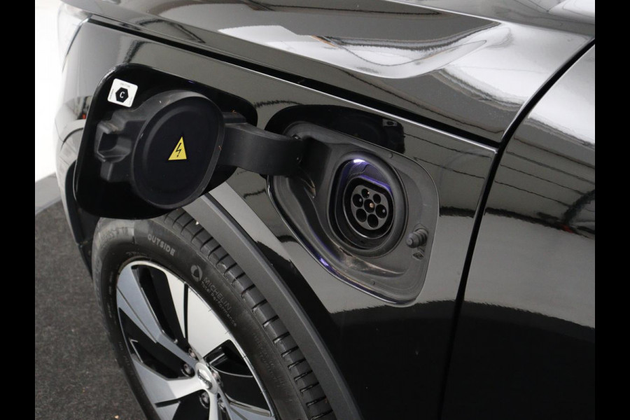 Volvo XC40 1.5 T5 Recharge Momentum Aut. Navi | Virtual display | SOH 89.7% |  Cruise Control | Stoelverwarming | Camera | Trekhaak | Stuurverwarming | DAB+ | Carplay
