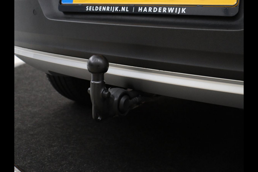 Volvo XC40 1.5 T5 Recharge Momentum Aut. Navi | Virtual display | SOH 89.7% |  Cruise Control | Stoelverwarming | Camera | Trekhaak | Stuurverwarming | DAB+ | Carplay