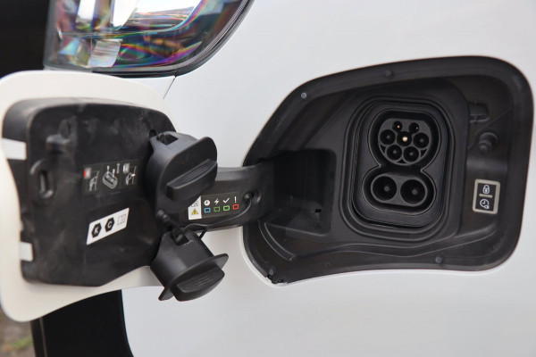 Opel Vivaro-e L2H1 Edition 75 kWh / CAMERA / CARPLAY / NAP!