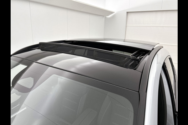 Mercedes-Benz GLA 250 e 140 Year Edition | Plus pakket | Parkeerpakket | Panoramaschuifdak  | 20” tien-dubbelspaaks AMG velgen | 	Warmtewerend, donkergetint glas |