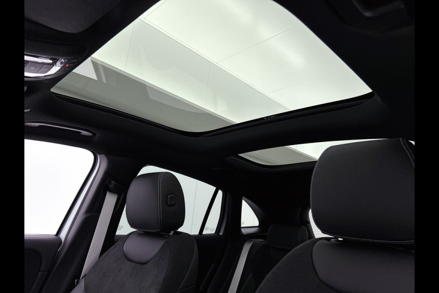 Mercedes-Benz GLA 250 e 140 Year Edition | Plus pakket | Parkeerpakket | Panoramaschuifdak  | 20” tien-dubbelspaaks AMG velgen | 	Warmtewerend, donkergetint glas |