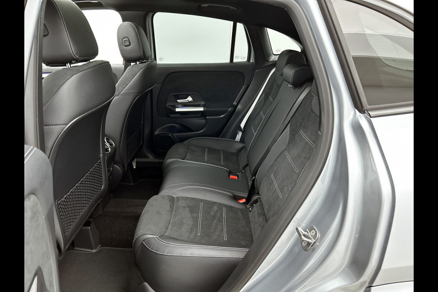 Mercedes-Benz GLA 250 e 140 Year Edition | Plus pakket | Parkeerpakket | Panoramaschuifdak  | 20” tien-dubbelspaaks AMG velgen | 	Warmtewerend, donkergetint glas |