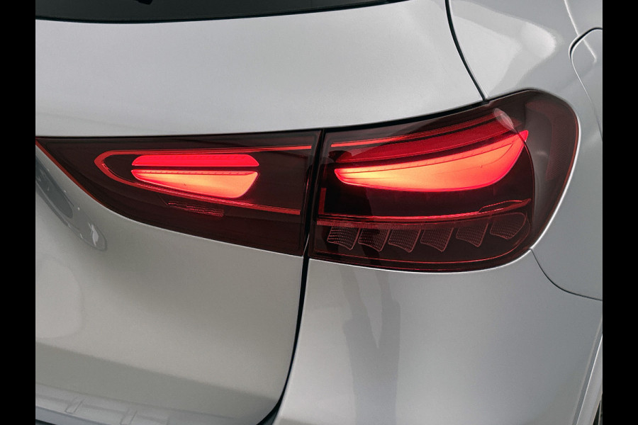 Mercedes-Benz GLA 250 e 140 Year Edition | Plus pakket | Parkeerpakket | Panoramaschuifdak  | 20” tien-dubbelspaaks AMG velgen | 	Warmtewerend, donkergetint glas |