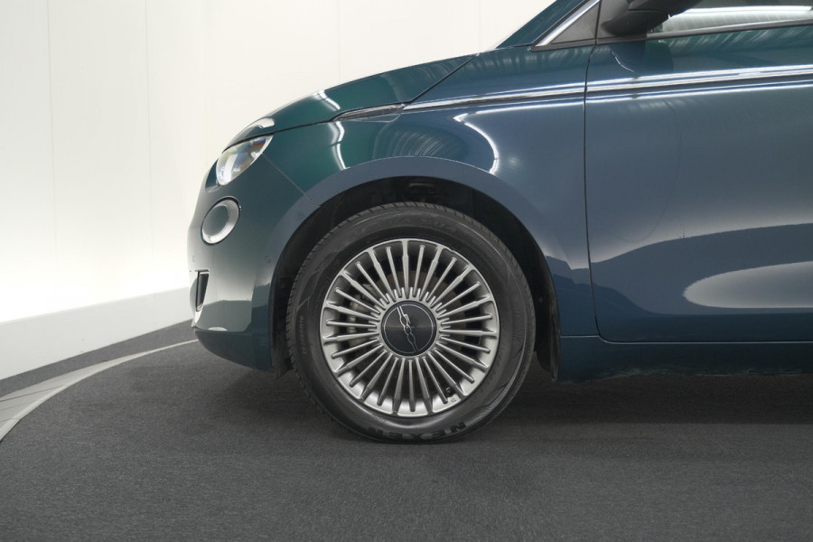 Fiat 500 Icon 42 kWh | SOH 96% | Convenience Pack | Camera | Dodehoekdetectie | Stoelverwarming