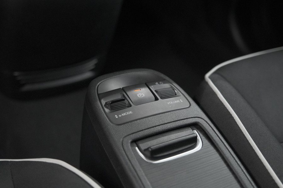 Fiat 500 Icon 42 kWh | SOH 96% | Convenience Pack | Camera | Dodehoekdetectie | Stoelverwarming