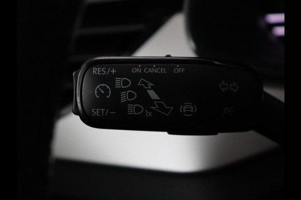 Škoda Kamiq 1.0 TSI Sport Business | Sport stoelen | Stoelverwarming | Virtueel dashboard | Carplay | Cruise control | Lane assist | Climate control | Trekhaak