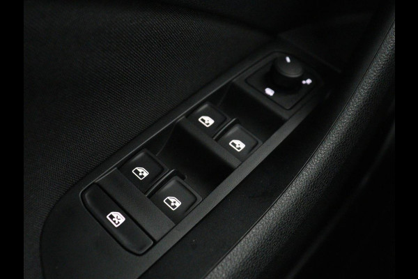 Škoda Kamiq 1.0 TSI Sport Business | Sport stoelen | Stoelverwarming | Virtueel dashboard | Carplay | Cruise control | Lane assist | Climate control | Trekhaak