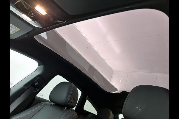 Mercedes-Benz CLA-Klasse Shooting Brake 200 Business Solution AMG | Premium pakket | Nightpakket | Parkeerpakket | Trekhaak | Vast panoramadak | Massage functie | 19" vijf dubbelspaaks lichtmetalen AMG-velgen |