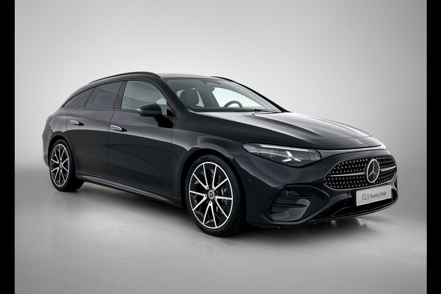 Mercedes-Benz CLA-Klasse Shooting Brake 200 Business Solution AMG | Premium pakket | Nightpakket | Parkeerpakket | Trekhaak | Vast panoramadak | Massage functie | 19" vijf dubbelspaaks lichtmetalen AMG-velgen |