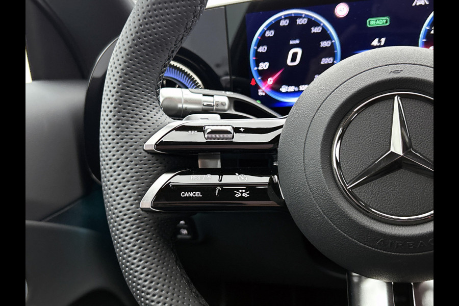 Mercedes-Benz CLA-Klasse Shooting Brake 200 Business Solution AMG | Premium pakket | Nightpakket | Parkeerpakket | Trekhaak | Vast panoramadak | Massage functie | 19" vijf dubbelspaaks lichtmetalen AMG-velgen |