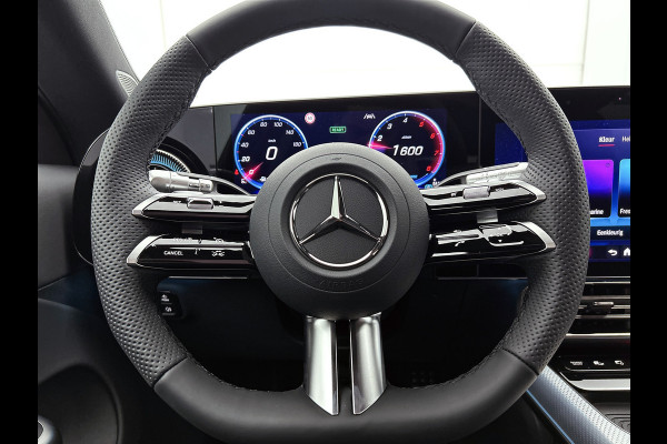 Mercedes-Benz CLA-Klasse Shooting Brake 200 Business Solution AMG | Premium pakket | Nightpakket | Parkeerpakket | Trekhaak | Vast panoramadak | Massage functie | 19" vijf dubbelspaaks lichtmetalen AMG-velgen |