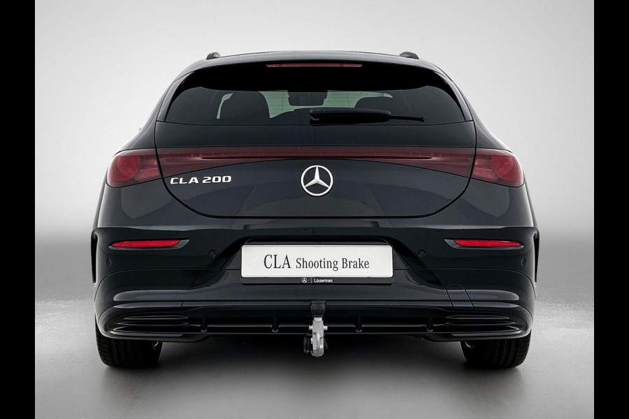 Mercedes-Benz CLA-Klasse Shooting Brake 200 Business Solution AMG | Premium pakket | Nightpakket | Parkeerpakket | Trekhaak | Vast panoramadak | Massage functie | 19" vijf dubbelspaaks lichtmetalen AMG-velgen |
