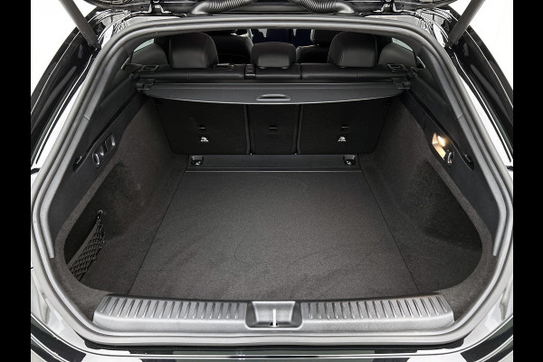 Mercedes-Benz CLA-Klasse Shooting Brake 200 Business Solution AMG | Premium pakket | Nightpakket | Parkeerpakket | Trekhaak | Vast panoramadak | Massage functie | 19" vijf dubbelspaaks lichtmetalen AMG-velgen |