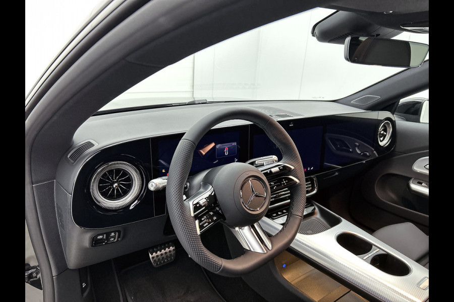 Mercedes-Benz CLA-Klasse Shooting Brake 200 Business Solution AMG | Premium pakket | Nightpakket | Parkeerpakket | Trekhaak | Vast panoramadak | Massage functie | 19" vijf dubbelspaaks lichtmetalen AMG-velgen |