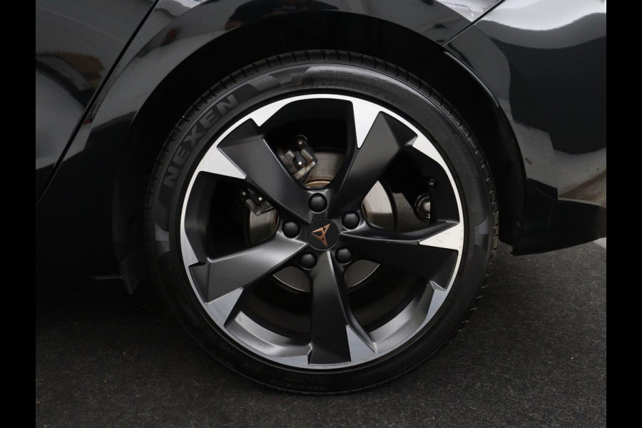 CUPRA Leon 1.5 eTSI Business Edition | Half leder | Stuur/stoel verwarming | Adaptive cruise | Lane assist | Carplay | Sfeerverlichting | Virtueel dashboard | Park assist | Climate control