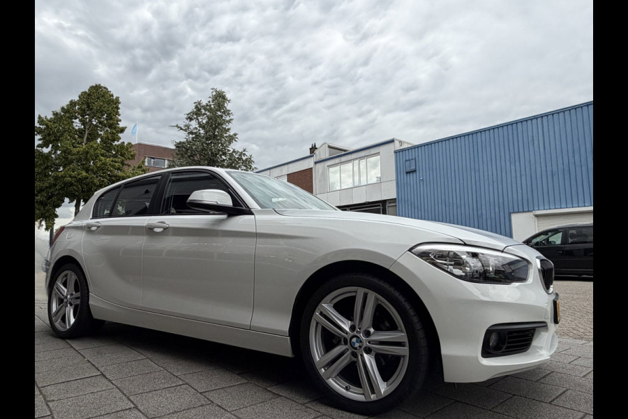BMW 1-serie 118i 5Drs - 47.000 KM I Navigatie / Apple CarPlay I Airco I LED I PDC I Sport velgen I Dealer onderhouden