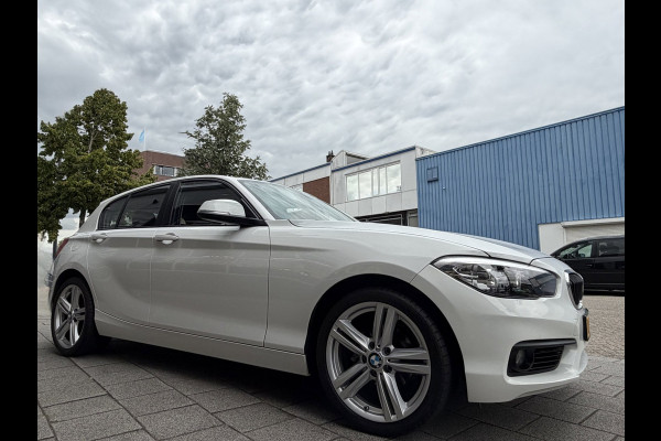 BMW 1-serie 118i 5Drs - 47.000 KM I Navigatie / Apple CarPlay I Airco I LED I PDC I Sport velgen I Dealer onderhouden