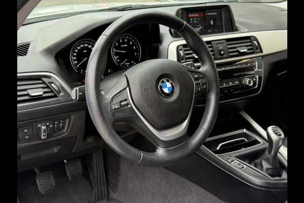BMW 1-serie 118i 5Drs - 47.000 KM I Navigatie / Apple CarPlay I Airco I LED I PDC I Sport velgen I Dealer onderhouden