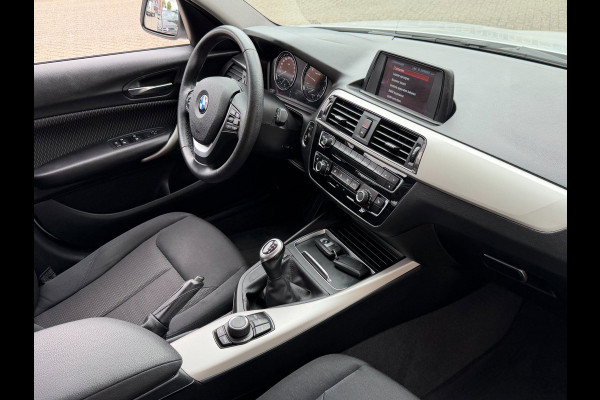 BMW 1-serie 118i 5Drs - 47.000 KM I Navigatie / Apple CarPlay I Airco I LED I PDC I Sport velgen I Dealer onderhouden