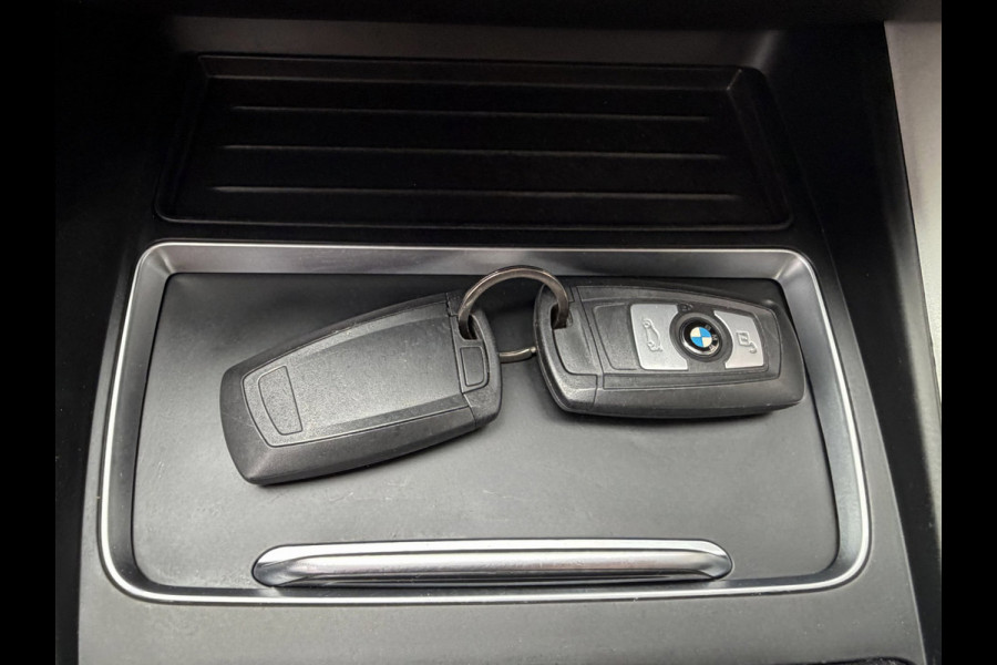 BMW 1-serie 118i 5Drs - 47.000 KM I Navigatie / Apple CarPlay I Airco I LED I PDC I Sport velgen I Dealer onderhouden