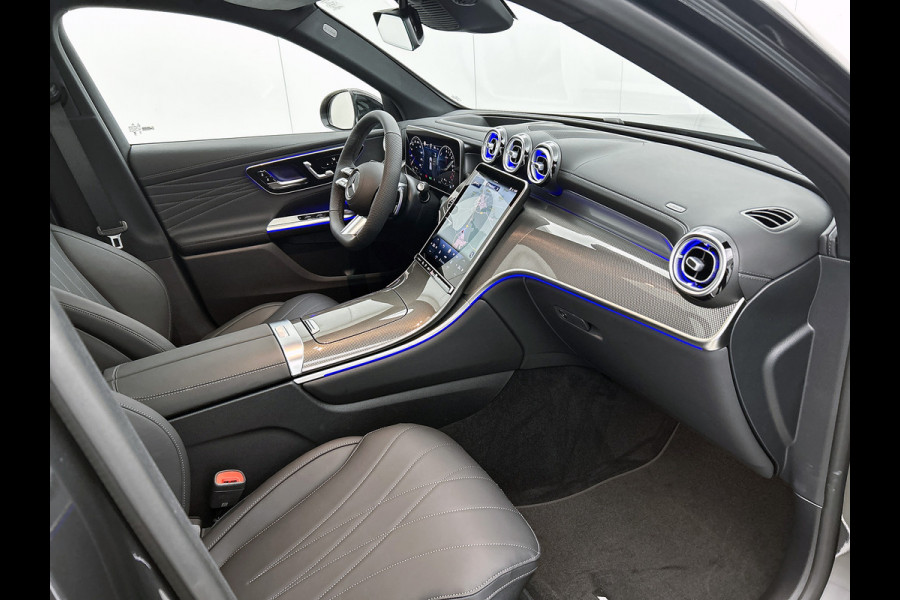 Mercedes-Benz GLC 400e 4MATIC Business Solution AMG | Premium Plus | Winterpakket | Techniekpakket | Nightpakket | Rijassistentiepakket Plus | Trekhaak | 20 inch vijfspaaks lichtmetalen AMG-velgen | Treeplanken in aluminiumlook |