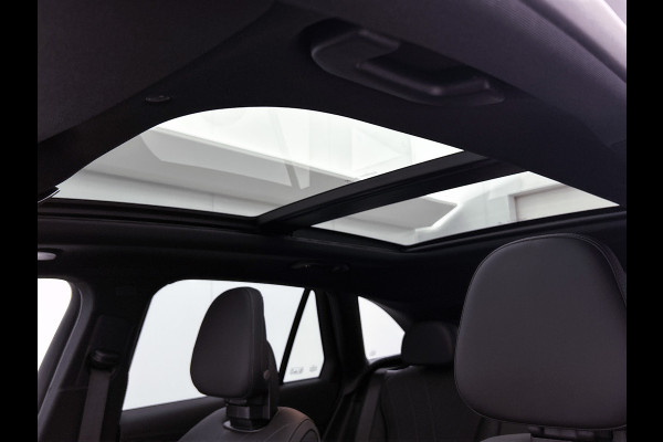Mercedes-Benz GLC 400e 4MATIC Business Solution AMG | Premium Plus | Winterpakket | Techniekpakket | Nightpakket | Rijassistentiepakket Plus | Trekhaak | 20 inch vijfspaaks lichtmetalen AMG-velgen | Treeplanken in aluminiumlook |