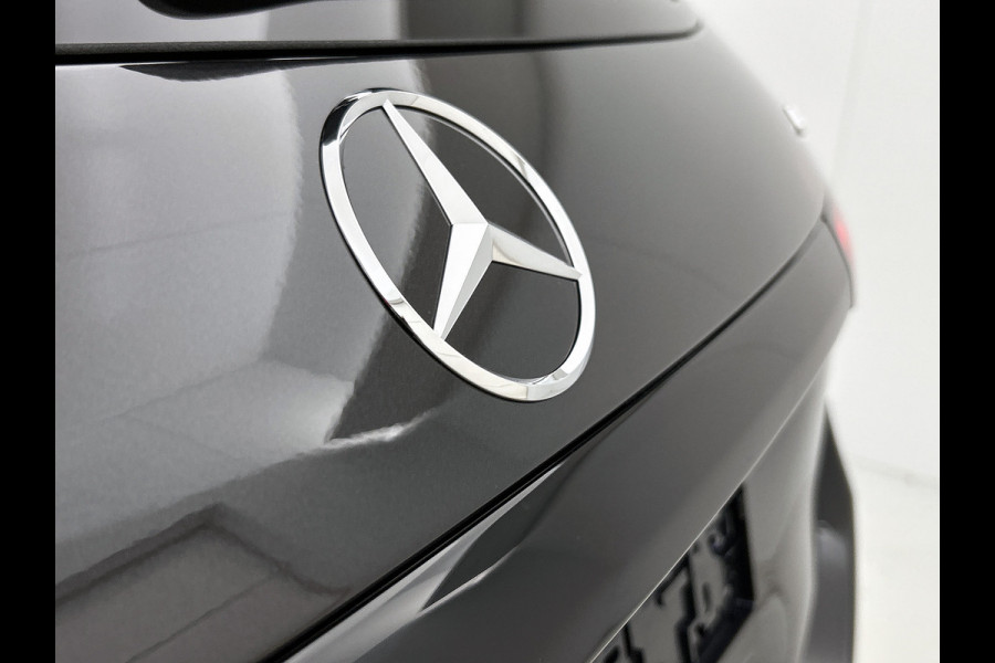 Mercedes-Benz GLC 400e 4MATIC Business Solution AMG | Premium Plus | Winterpakket | Techniekpakket | Nightpakket | Rijassistentiepakket Plus | Trekhaak | 20 inch vijfspaaks lichtmetalen AMG-velgen | Treeplanken in aluminiumlook |