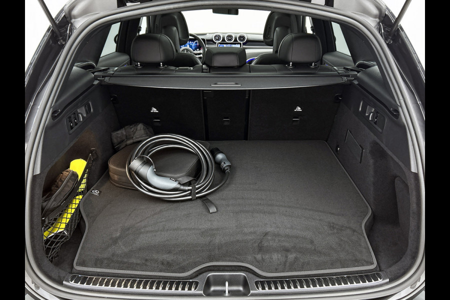 Mercedes-Benz GLC 400e 4MATIC Business Solution AMG | Premium Plus | Winterpakket | Techniekpakket | Nightpakket | Rijassistentiepakket Plus | Trekhaak | 20 inch vijfspaaks lichtmetalen AMG-velgen | Treeplanken in aluminiumlook |