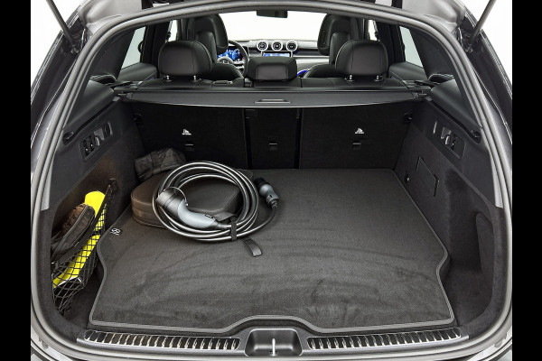 Mercedes-Benz GLC 400e 4MATIC Business Solution AMG | Premium Plus | Winterpakket | Techniekpakket | Nightpakket | Rijassistentiepakket Plus | Trekhaak | 20 inch vijfspaaks lichtmetalen AMG-velgen | Treeplanken in aluminiumlook |